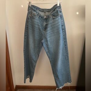 AE Strigid Curvy High-Waisted Stovepipe Jeans